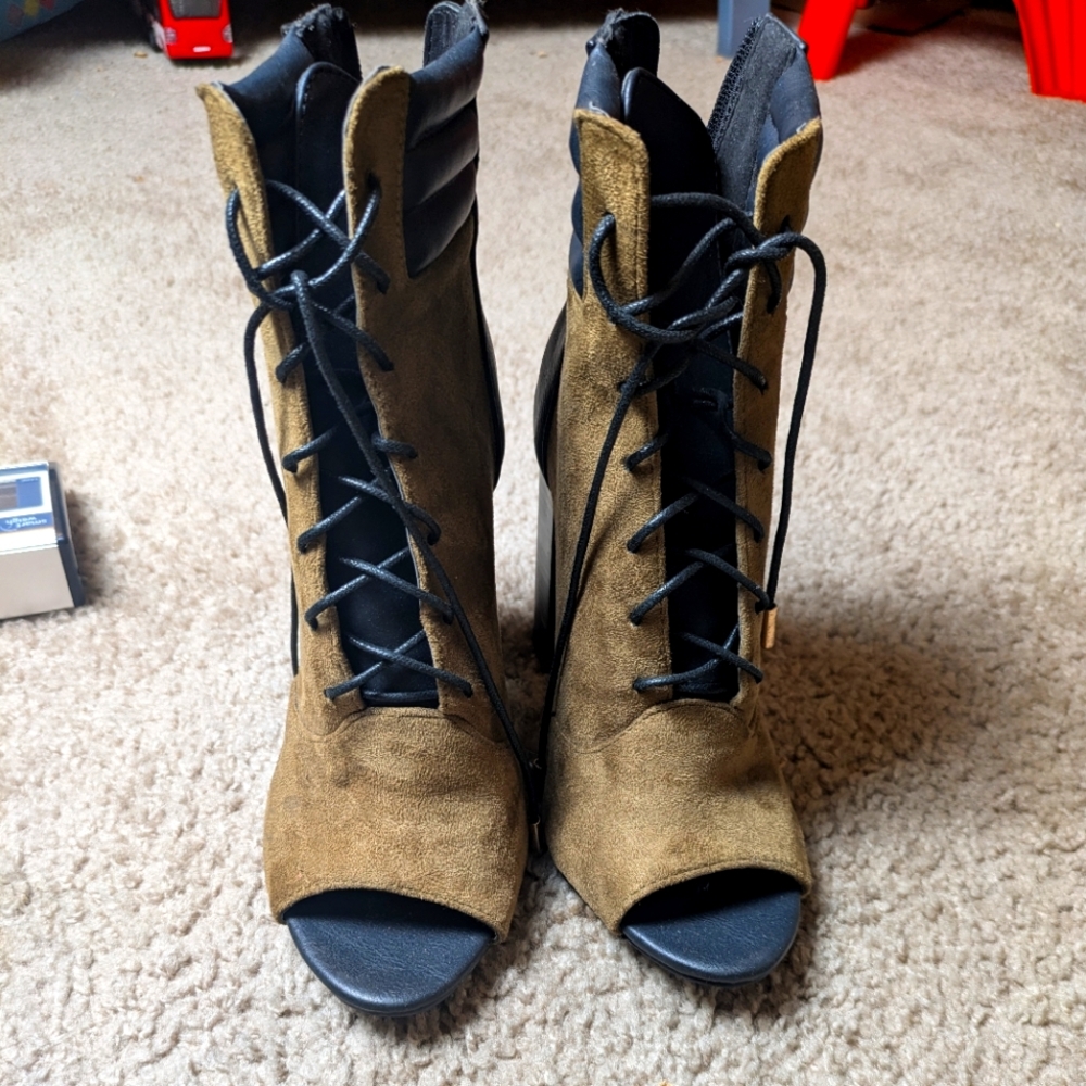 Women Liliana heels